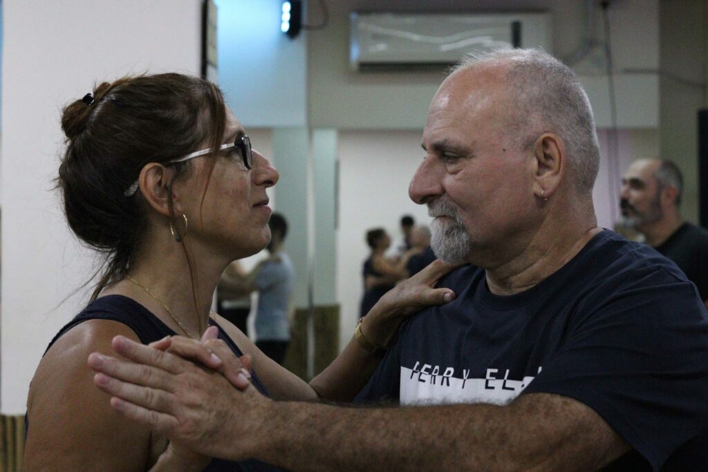 ריקוד בסיסי,להתמסר לרגע,ריקוד הוא מרכיב בסיסי של האדם כבר משחר ההיסטוריה