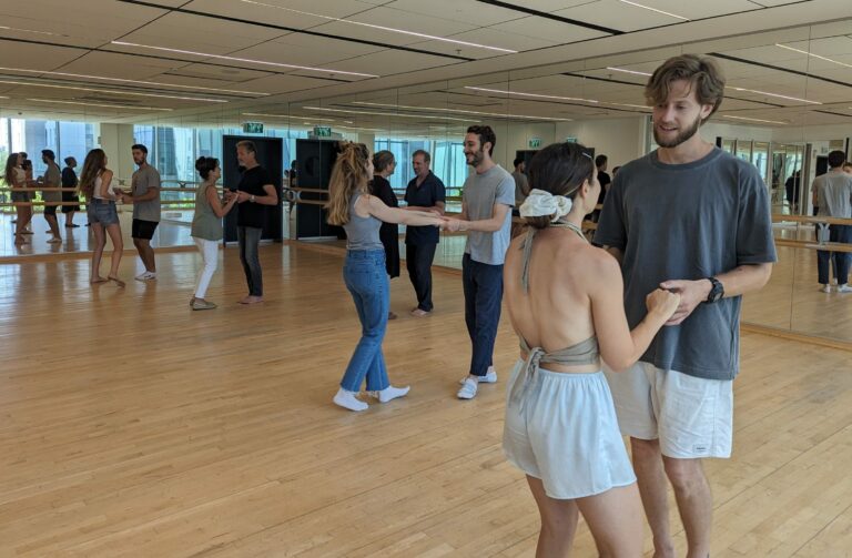 אלא גם תגלו איך לשמור על זוגיות לאורך זמן – מתוך הבנה, הקשבה ושיתוף פעולה מלא.