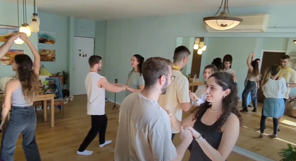 קורסים של ריקודים לטיניים לנשים עם שקד פרומקין הם הבחירה המושלמת להתחיל