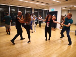 הפעלות ליום גיבוש – הפעלות ליום גיבוש עם משחקים ותרגילים חווייתיים